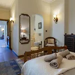 Lägenhet Sienna, Unique Oasis With Views In Old Towns Heart *