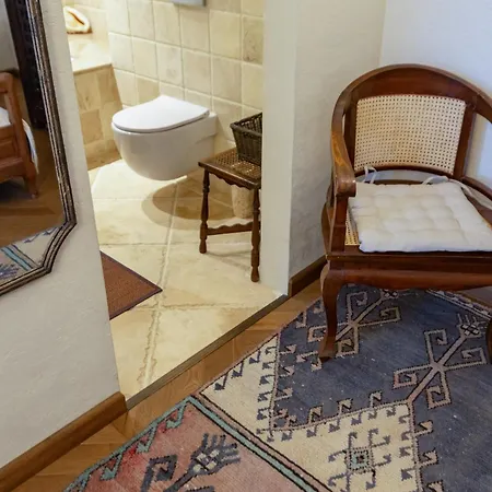 Lägenhet Sienna, Unique Oasis With Views In Old Towns Heart *
