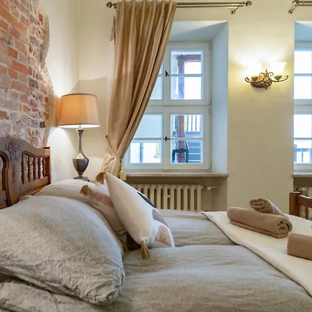 Sienna, Unique Oasis With Views In Old Towns Heart