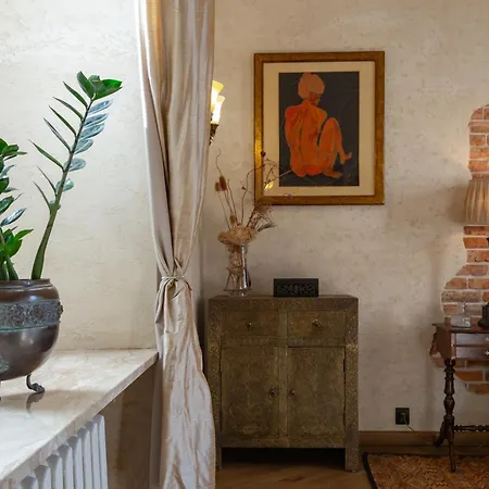 Sienna, Unique Oasis With Views In Old Towns Heart